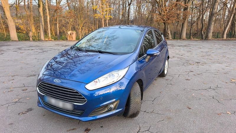 Gebraucht Ford Fiesta 125 PS (91 kW) 2015 Blau Kleinwagen