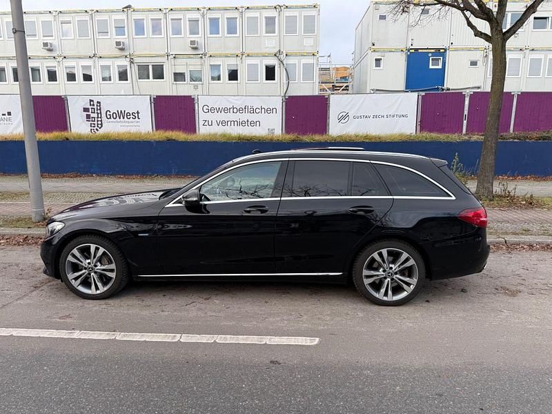 Gebraucht Mercedes C350e 279 PS (205 kW) 2017 Schwarz Kombi