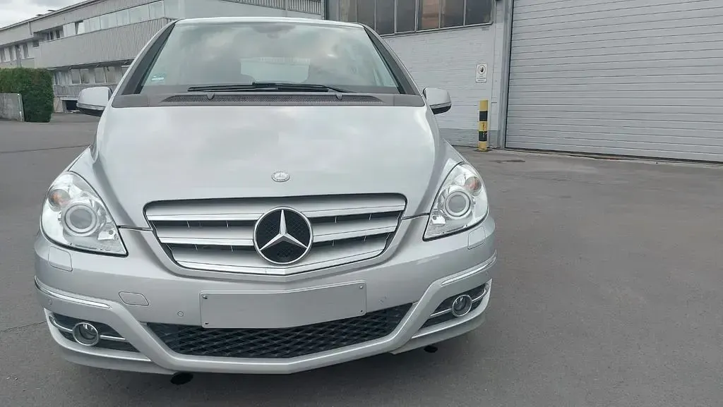 Gebraucht Mercedes B200 Edition 136 PS (100 kW) 2008 Silber Van / Kleinbus