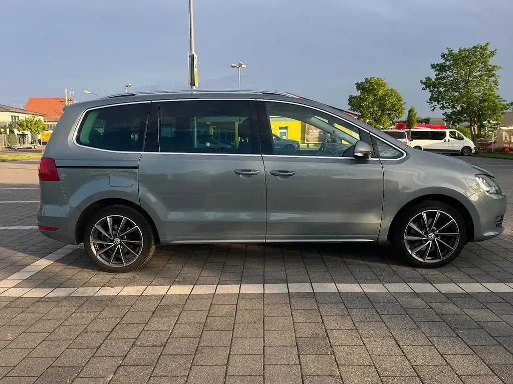 Gebraucht VW Sharan Highline 177 PS (130 kW) 2014 Grau Van / Kleinbus