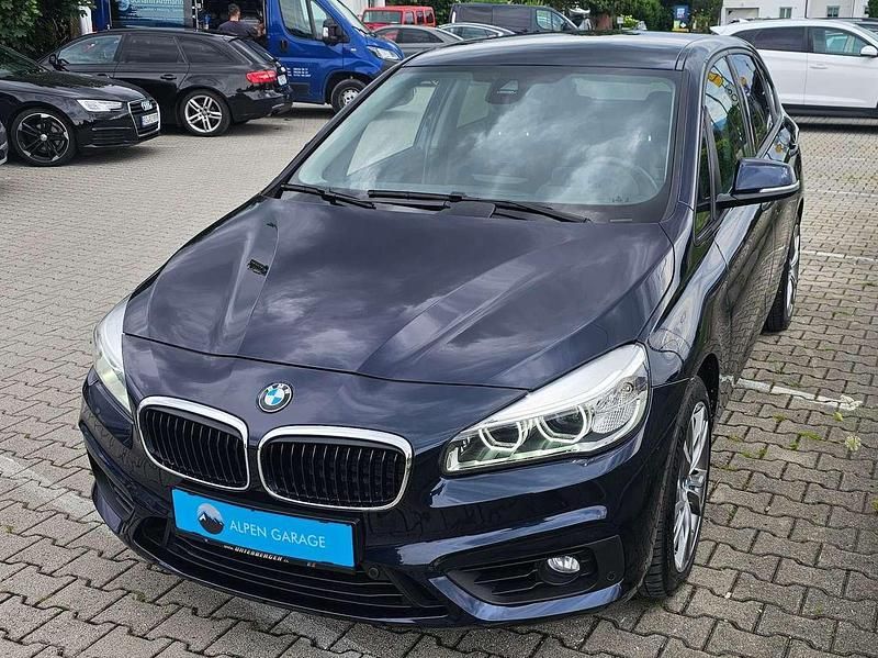 Blau Gebraucht 2015 BMW 225 Active Tourer Van / Kleinbus | 20.999 € (Teuer) - Bild 1/4