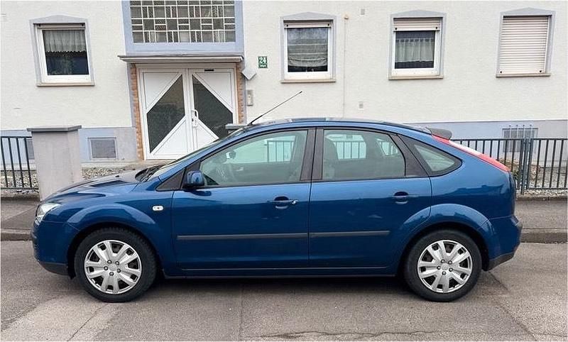 Second-hand Ford Focus 80 CP (58 kW) 2007 Albastru Hatchback