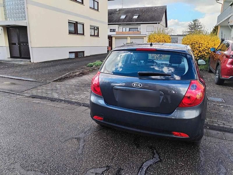 Gebraucht Kia Ceed EX 109 PS (80 kW) 2009 Grau Kleinwagen