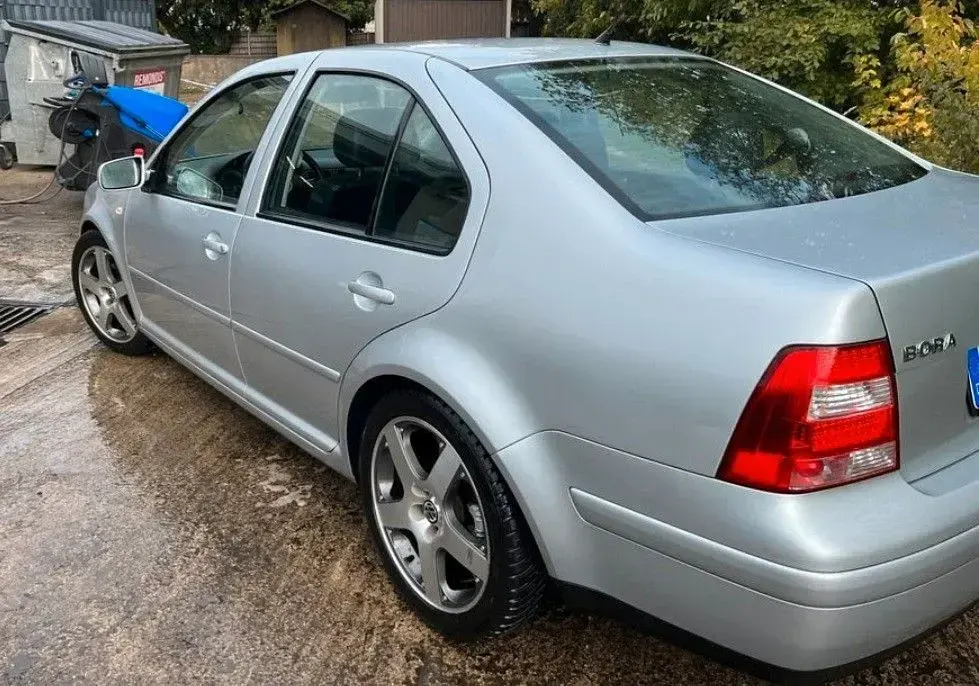 Gebraucht VW Bora Highline 116 PS (85 kW) 2003 Silber Limousine