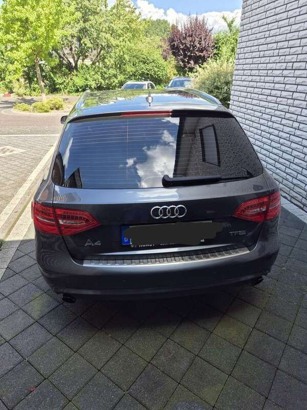 Grau Gebraucht 2015 Audi A4 Ambition Kombi | 12.500 € (Fairer Preis) - Bild 1/4