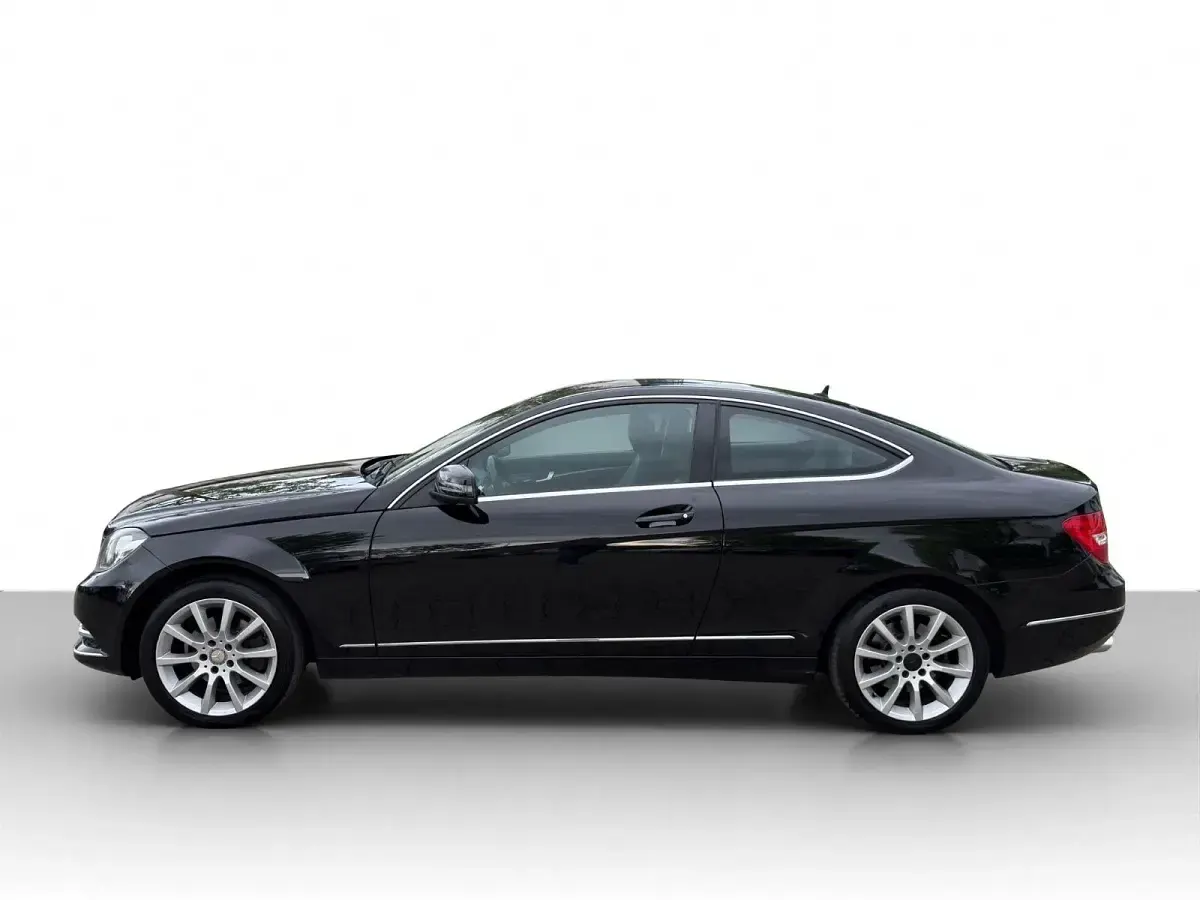 Gebraucht Mercedes C250 204 PS (150 kW) 2012 Schwarz Coupé