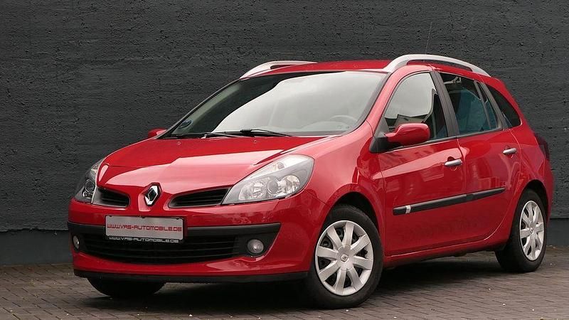 Rot Gebraucht 2009 Renault Clio II Dynamique Limousine | 6.900 € (Teuer) - Bild 1/4