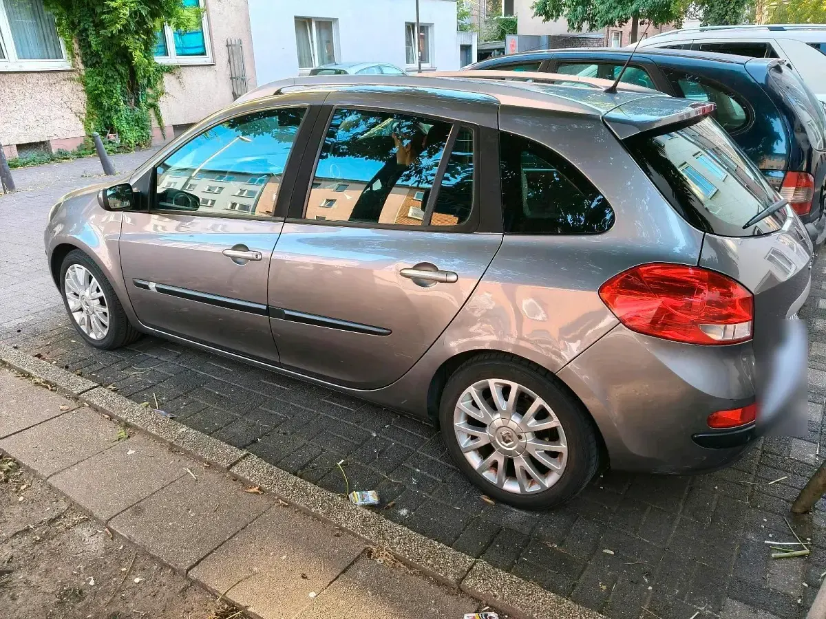 Gebraucht Renault Clio 101 PS (74 kW) 2009 Silber Kombi