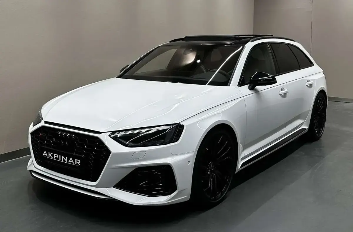 Gebraucht Audi RS4 Sport 450 PS (330 kW) 2023 Weiß Kombi
