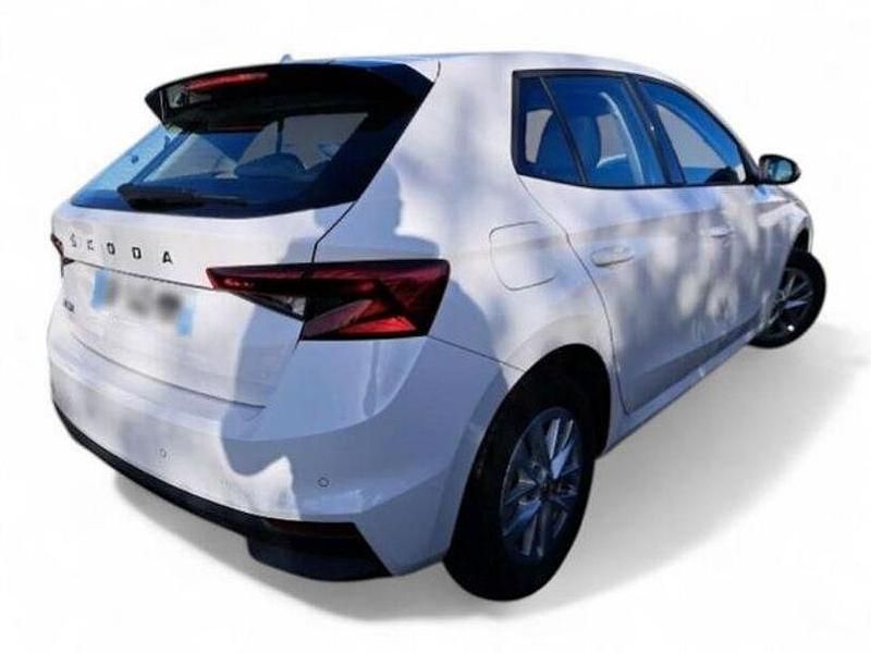 Gebraucht Skoda Fabia Selection 95 PS (69 kW) 2023 Weiss Kleinwagen