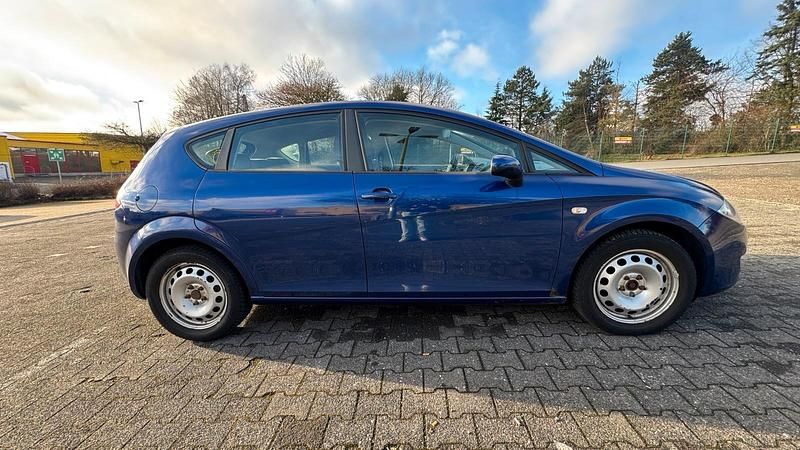 Usata Seat Leon 102 CV (75 kW) 2006 Blu Utilitaria