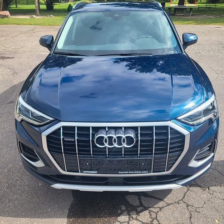 Blau Gebraucht 2020 Audi Q3 Advanced SUV | 29.900 € (Guter Preis) - Bild 1/4