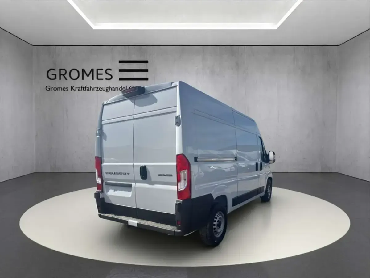 Neu Peugeot Boxer 140 PS (102 kW) 2025 Weiss icy Van
