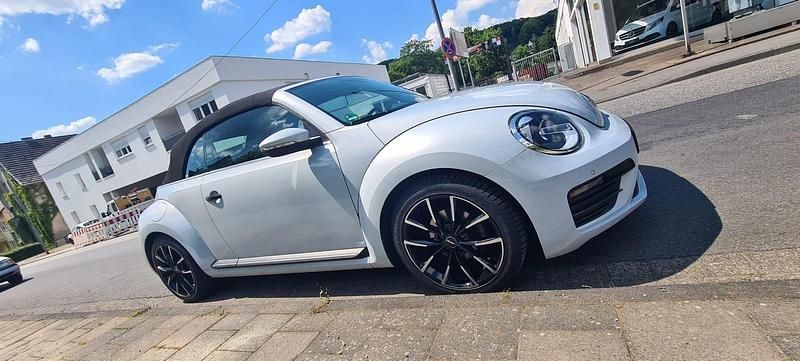Używany VW Beetle 105 KM (77 kW) 2018 Biały Hatchback