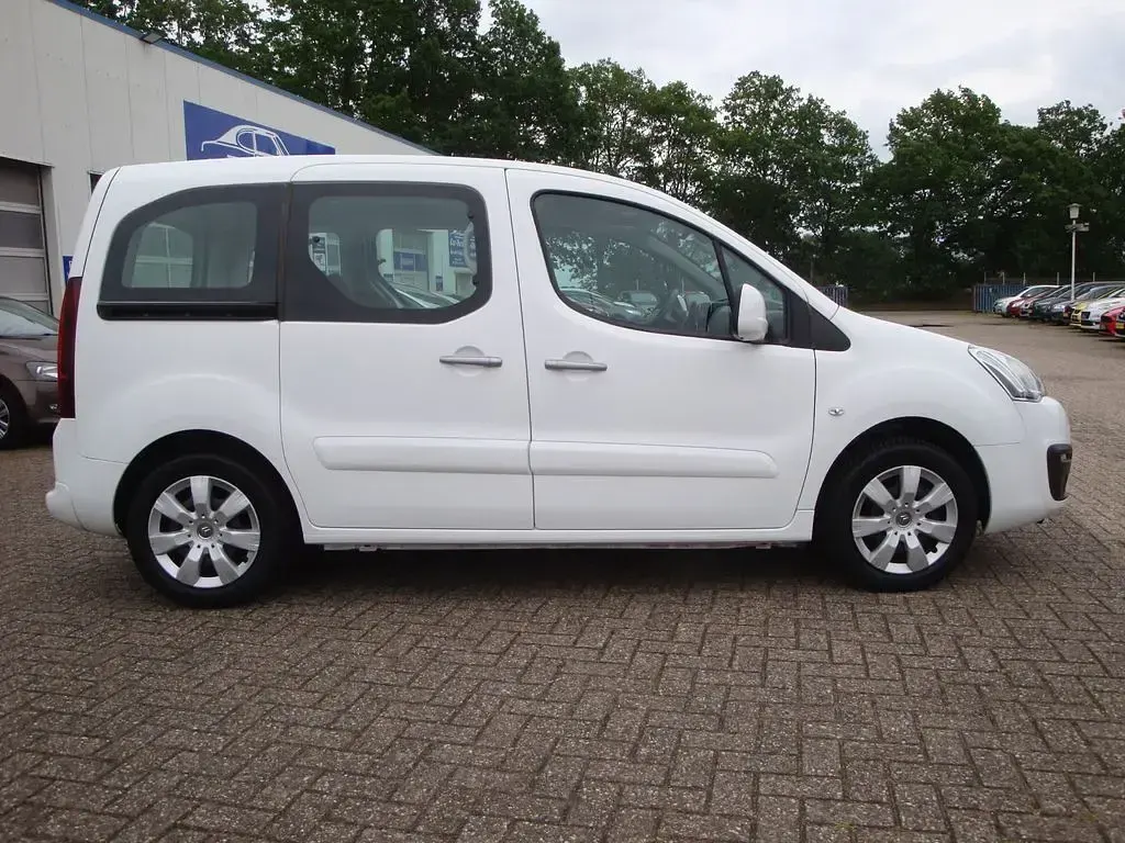 Gebraucht Citroën e-Berlingo SELECTION 99 PS (72 kW) 2015 Weiß Van / Kleinbus