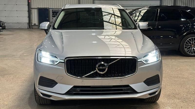 Gebraucht Volvo XC60 Momentum 197 PS (144 kW) 2019 Silber SUV