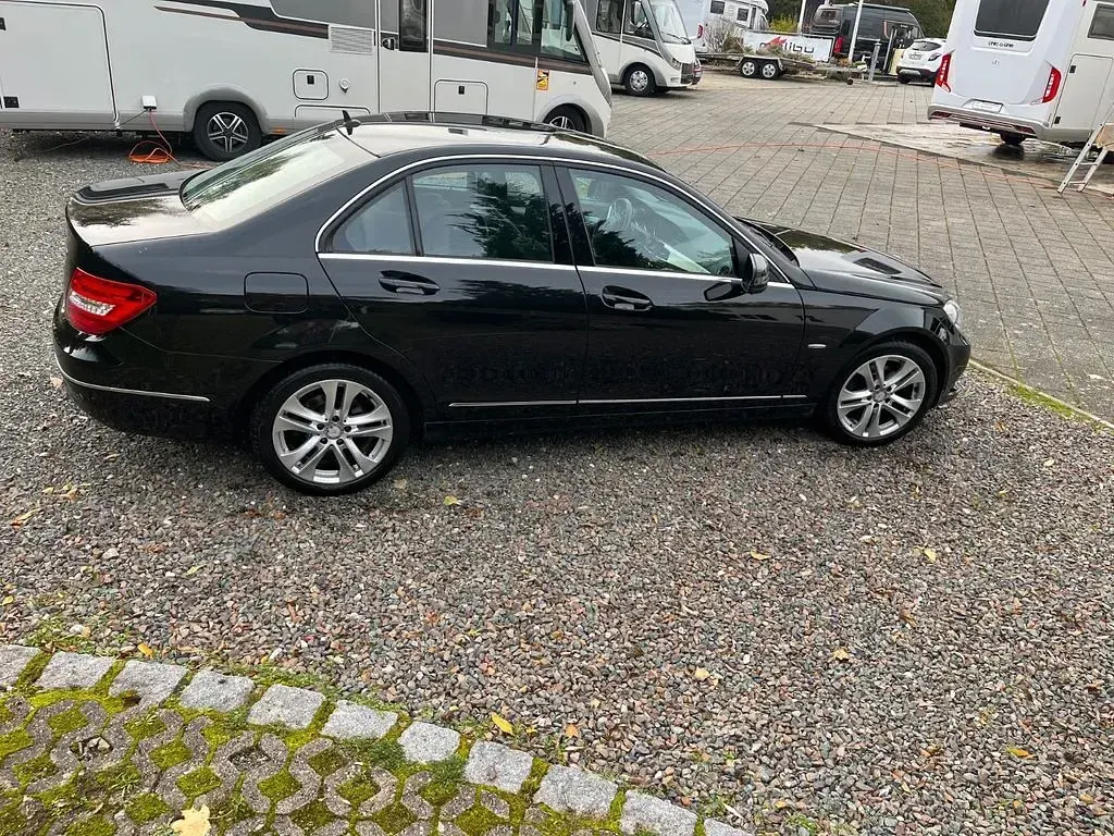 Gebraucht Mercedes C180 156 PS (114 kW) 2011 Schwarz Limousine