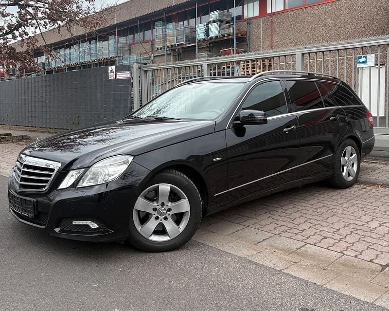 Gebraucht Mercedes E350 265 PS (194 kW) 2012 Schwarz Kombi
