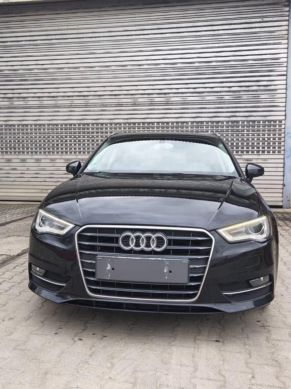 Gebraucht Audi A3 Attraction 122 PS (89 kW) 2013 Blau Limousine