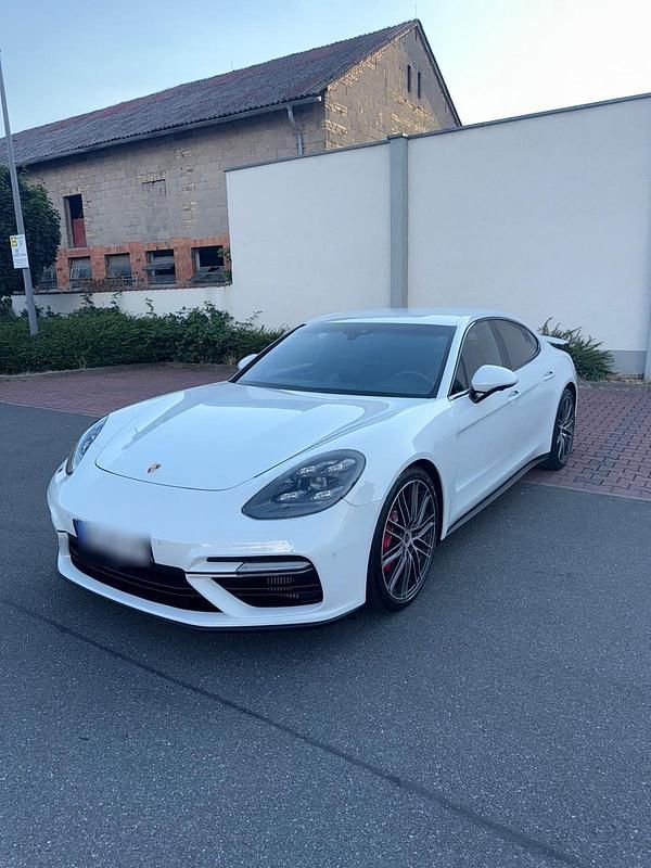 Weiß Gebraucht 2019 Porsche Panamera Turbo Limousine | 65.000 € - Bild 1/4