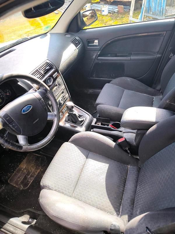 Gebraucht Ford Mondeo 125 PS (91 kW) 2006 Silber Kombi