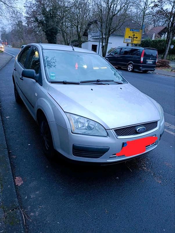 Silber Gebraucht 2006 Ford Focus Limousine | 500 € (Superpreis) - Bild 1/4
