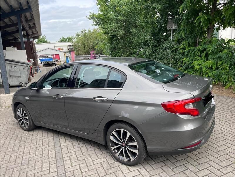 Silber Gebraucht 2017 Fiat Tipo Limousine | 7.999 € (Fairer Preis) - Bild 1/4