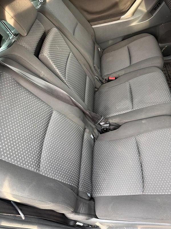 Gebraucht Toyota Verso 150 PS (110 kW) 2010 Silber Van / Kleinbus