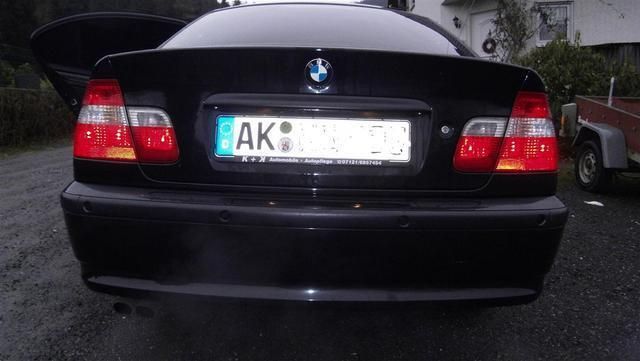 Używany BMW 320 231 KM (169 kW) 2003 Czarny Sedan/Limuzyna