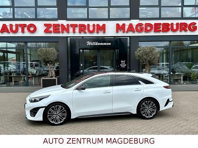 Weiß Gebraucht 2022 Kia ProCeed GT GT-Line Kleinwagen | 26.950 € (Etwas zu teuer) - Bild 1/4