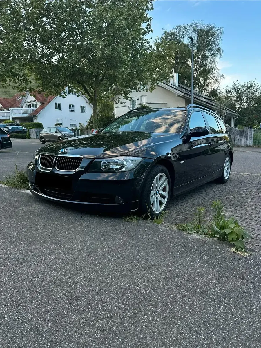 Gebraucht BMW 320 163 PS (119 kW) 2007 Schwarz Kombi