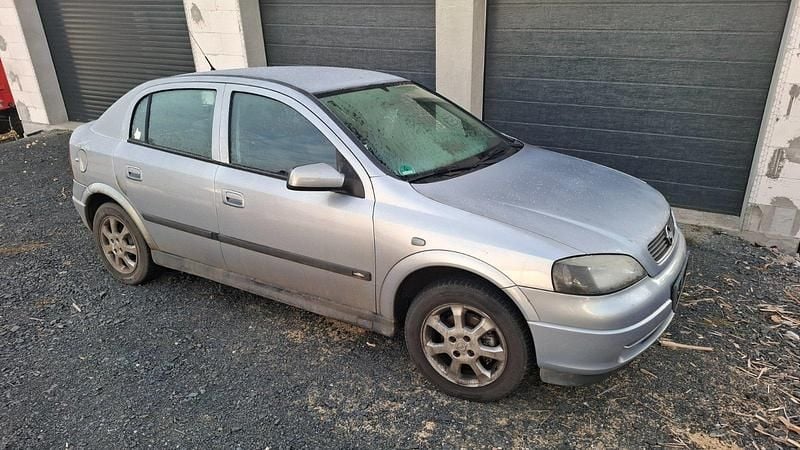 Gebraucht Opel Astra 84 PS (61 kW) 2003 Silber Coupé