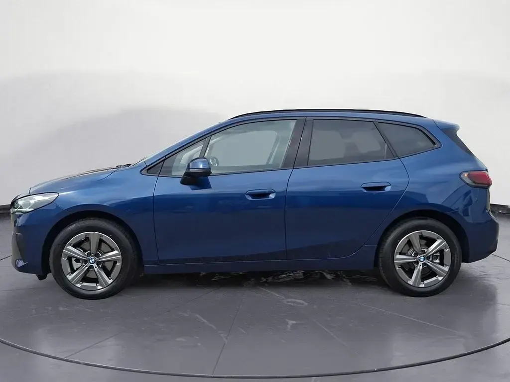 Gebraucht BMW 220 Active Tourer 170 PS (125 kW) 2025 Blau Van / Kleinbus