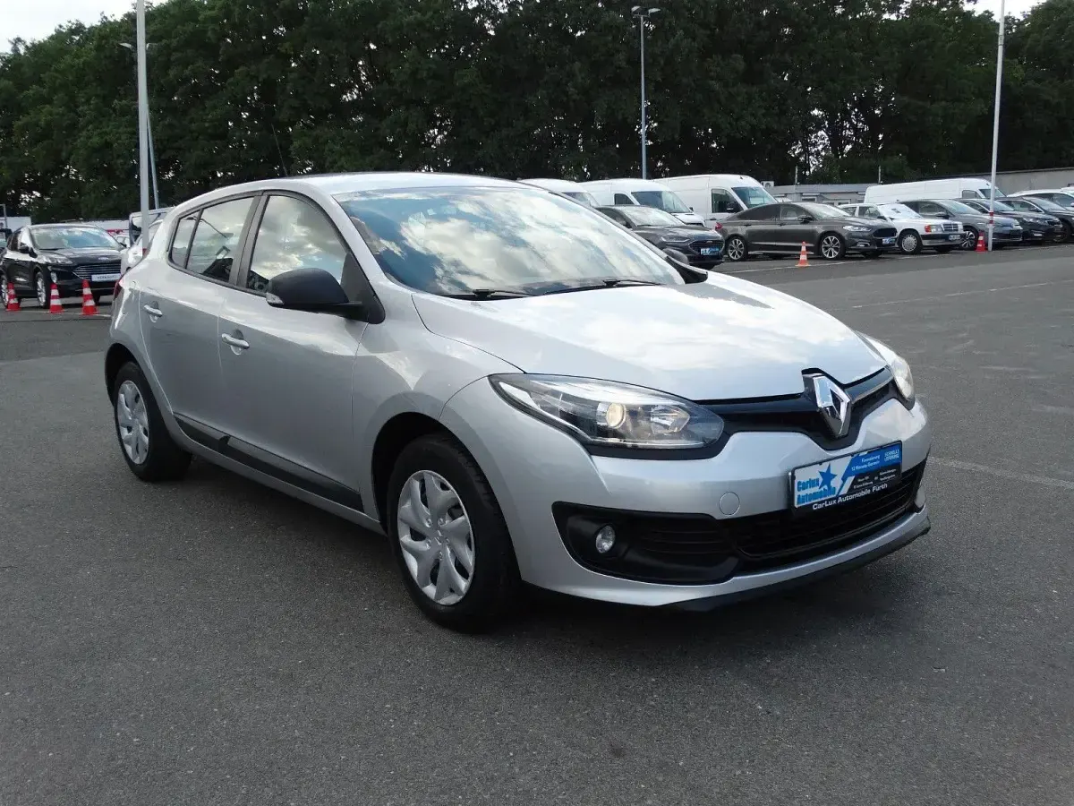 Gebraucht Renault Mégane Dynamique 116 PS (85 kW) 2014 Grau Limousine
