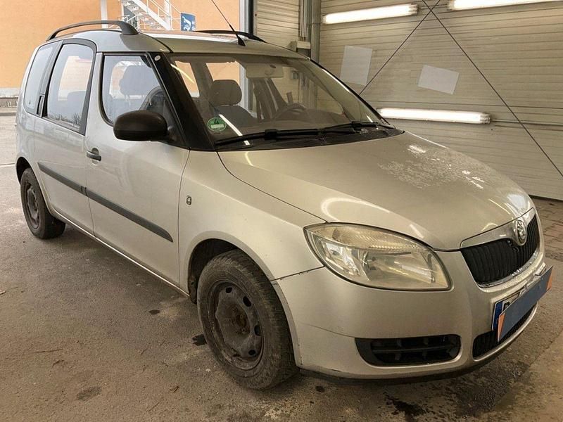 Silber Gebraucht 2011 Skoda Roomster Plus Edition Van / Kleinbus | 5.000 € (Fairer Preis) - Bild 1/1