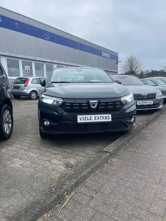 Gebraucht Dacia Sandero Expression 91 PS (66 kW) 2022 Grau Limousine