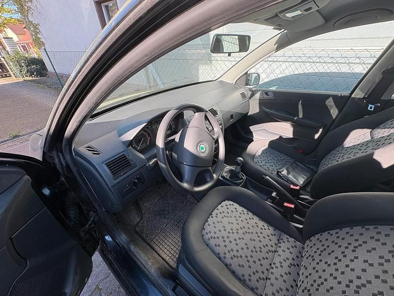 Używany Skoda Fabia 85 KM (62 kW) 2006 Czarny Hatchback