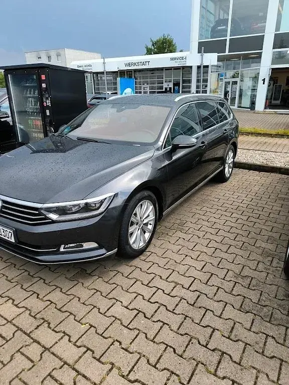 Gebraucht VW Passat Highline 190 PS (139 kW) 2018 Grau Kombi