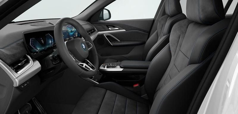 Neu BMW iX2 Luxury Line 150 kW (204 PS) 2026 Weiß SUV