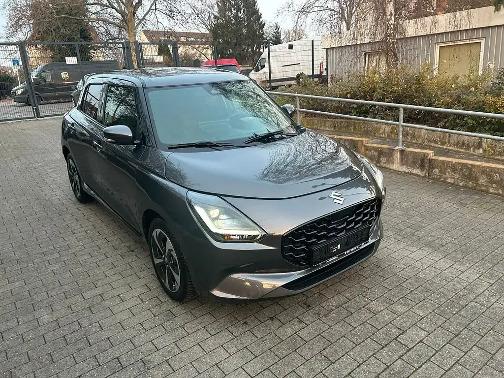 Gebraucht Suzuki Swift Comfort 83 PS (61 kW) 2025 Grau Kleinwagen