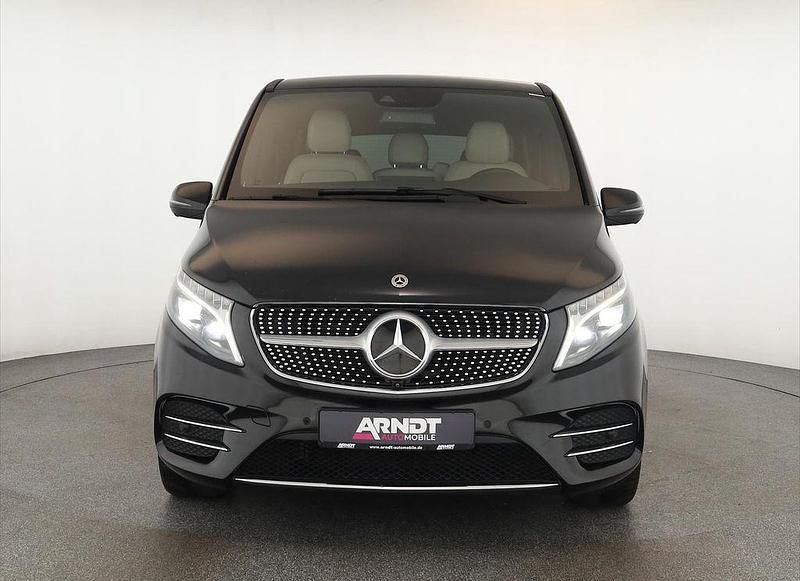 Gebraucht Mercedes V300 Avantgarde 237 PS (174 kW) 2023 Obsidianschwarz Van / Kleinbus