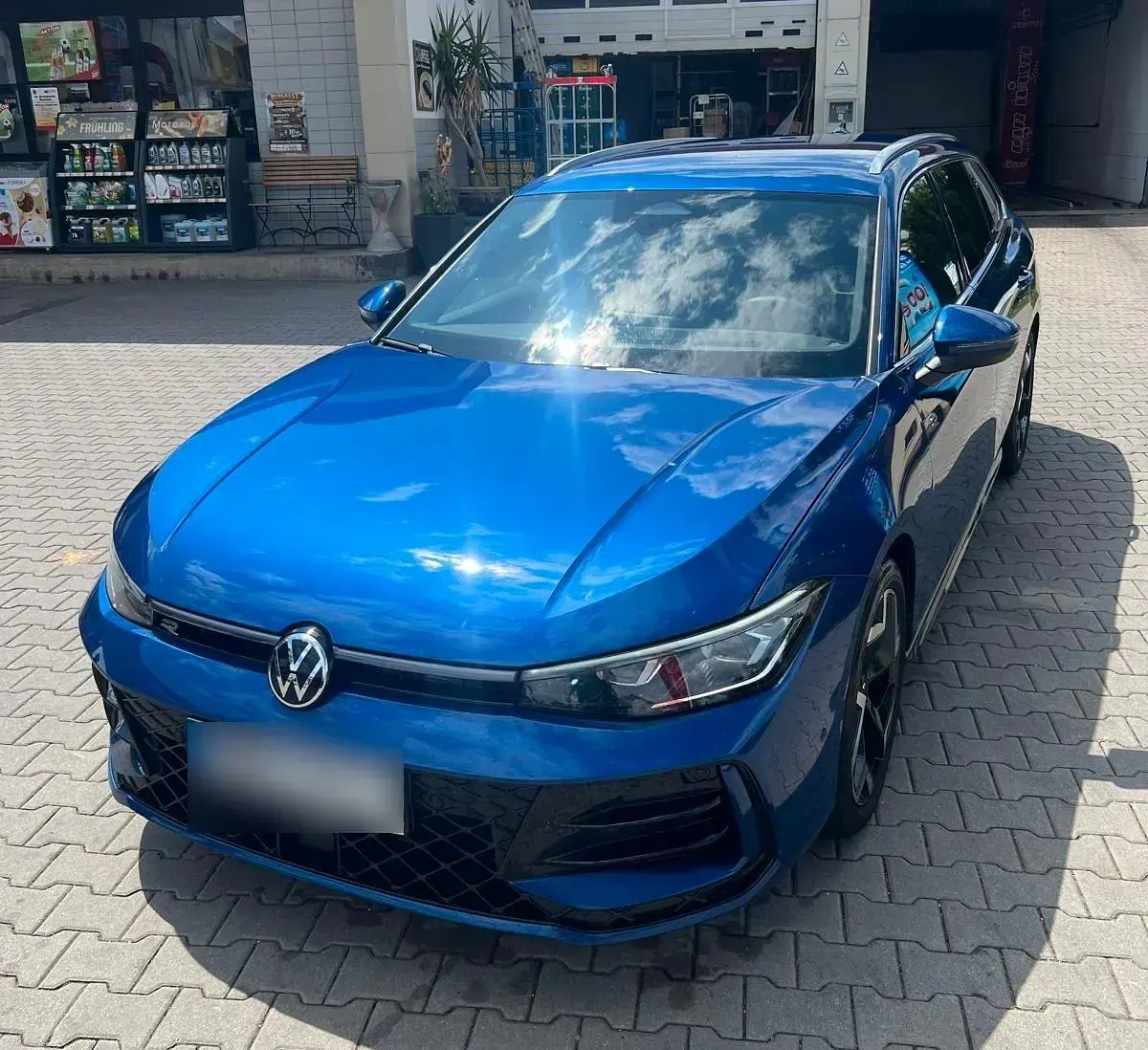 Gebraucht VW Passat R-line 150 PS (110 kW) 2025 Blau Kombi