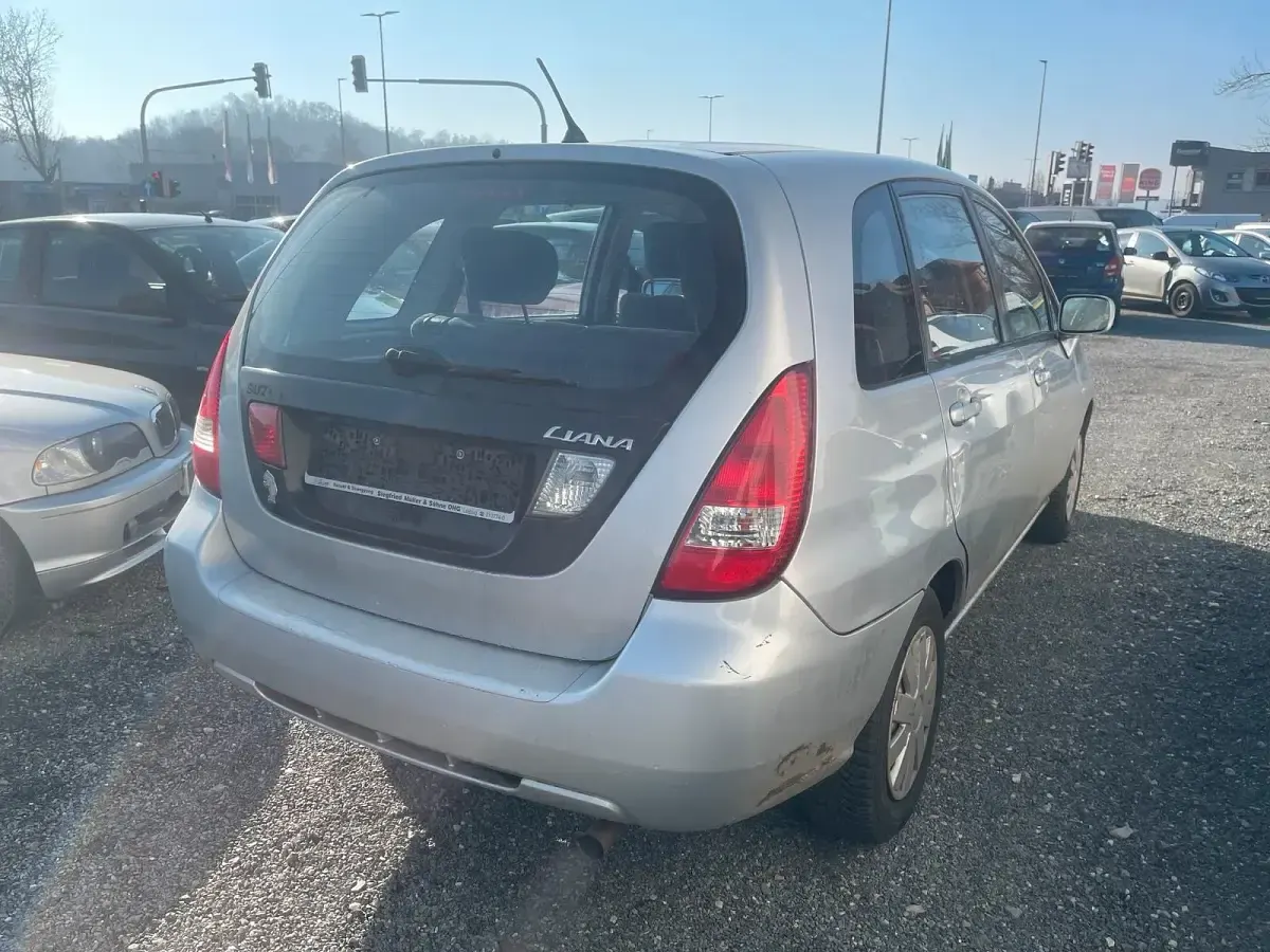 Gebraucht Suzuki Liana 90 PS (66 kW) 2002 Silber Kombi