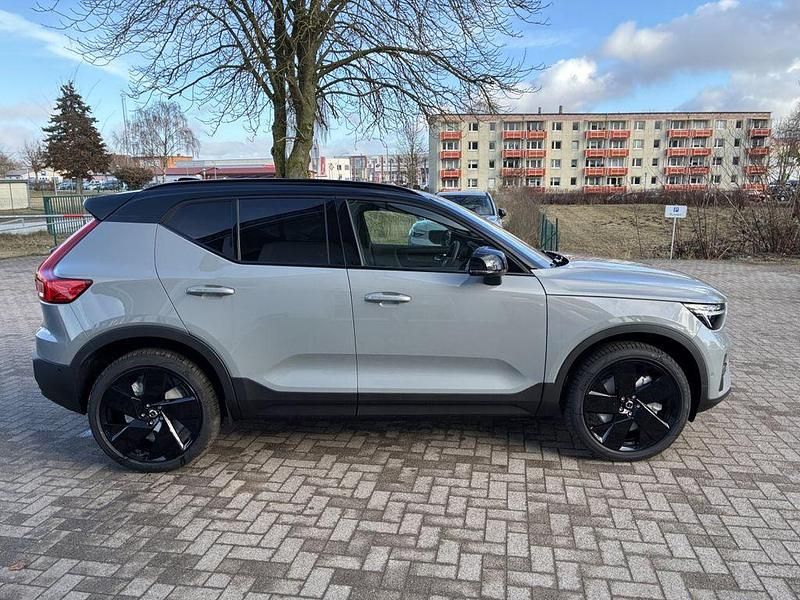 Neu Volvo EX40 Plus 175 kW (238 PS) 2026 Grau SUV