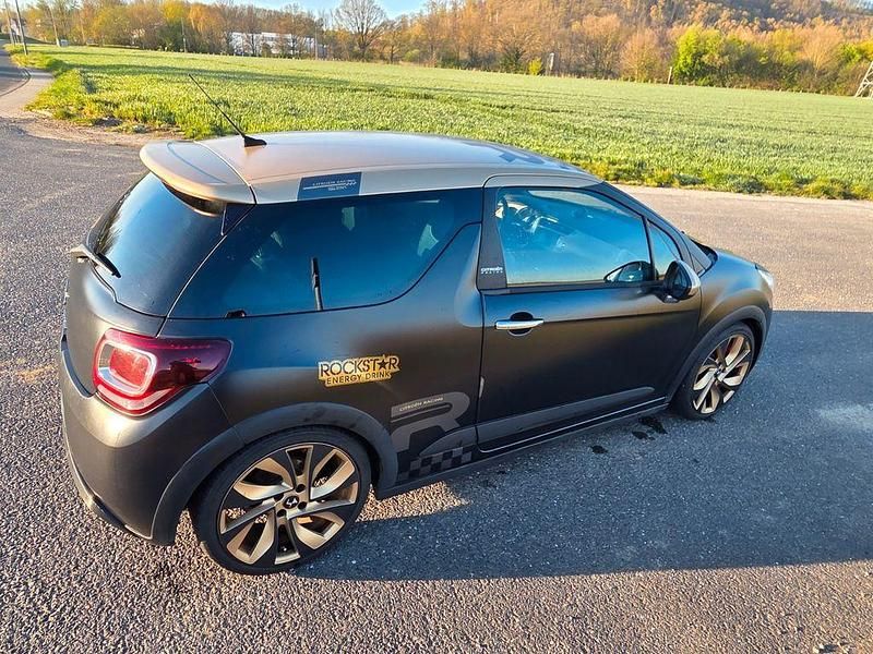 Gebraucht Citroën DS3 207 PS (152 kW) 2014 Schwarz Kleinwagen