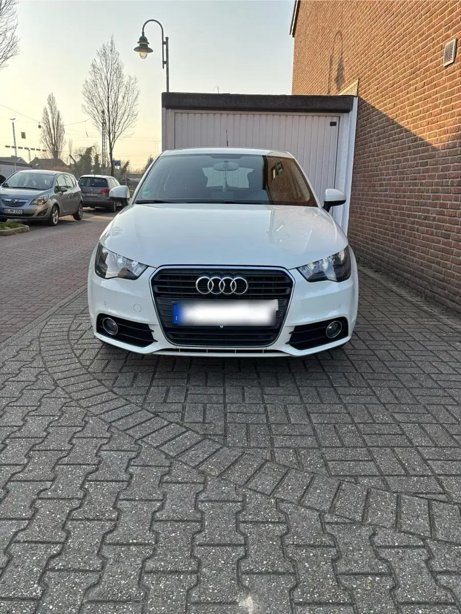 Gebraucht Audi A1 90 PS (66 kW) 2012 Weiß Kleinwagen