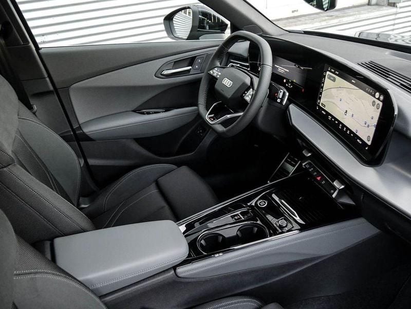 Neu Audi Q3 Sportback Sport 177 PS (130 kW) 2025 Schwarz SUV