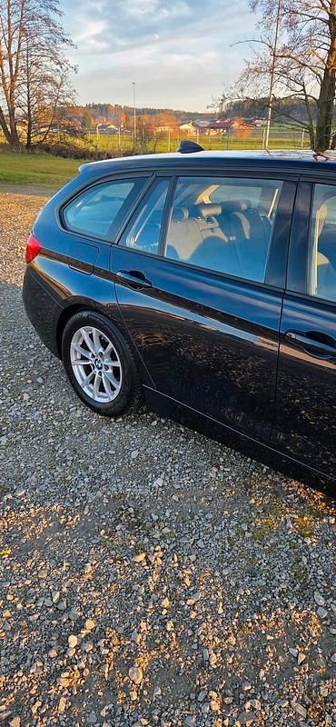 Gebraucht BMW 320 Efficient Dynamics 164 PS (120 kW) 2014 Blau Kombi