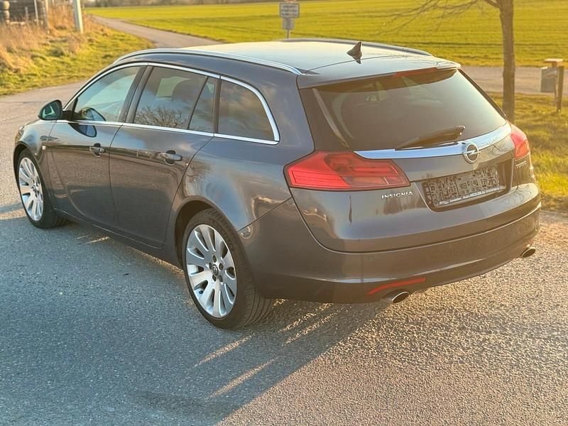 Gebraucht Opel Insignia 180 PS (132 kW) 2010 Blau Kombi
