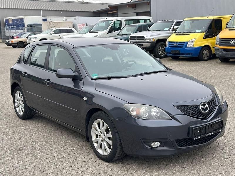 Grau Gebraucht 2007 Mazda 3 Inclusive Limousine | 7.950 € - Bild 1/4